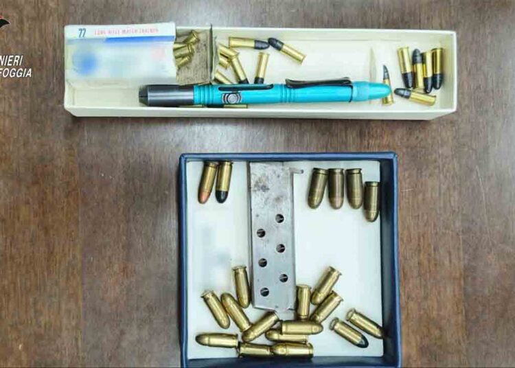Una  penna‑pistola carica nell’armadio: arrestato giovane di San Severo.