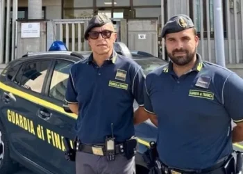 Finanziere sanseverese salva donna in arresto sul litorale di Fiumicino