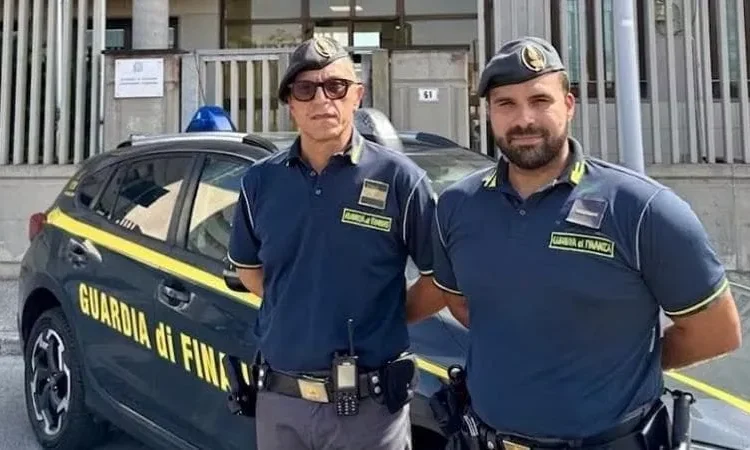 Finanziere sanseverese salva donna in arresto sul litorale di Fiumicino